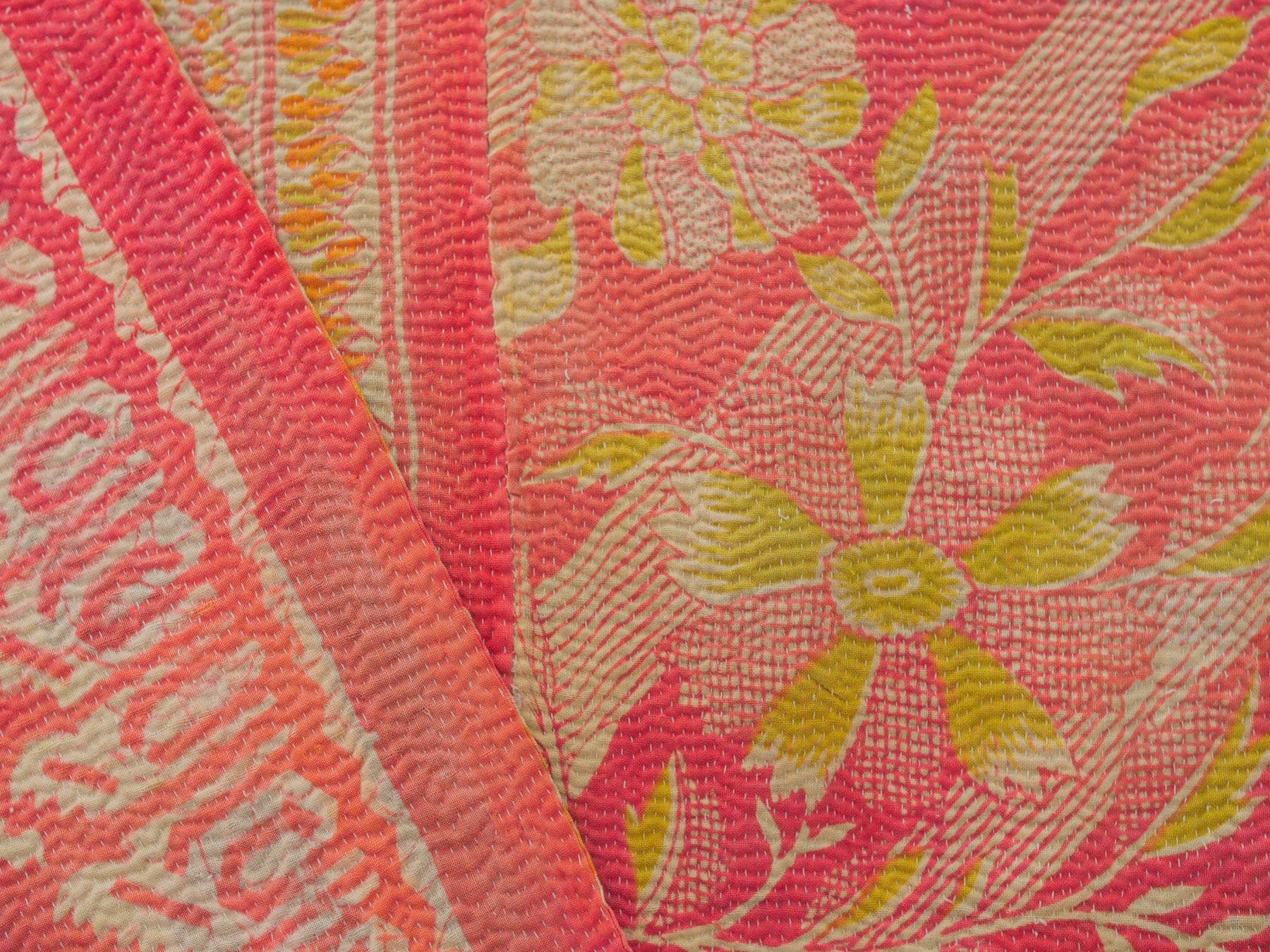 Kantha couvre -lit  en coton recycle, rose