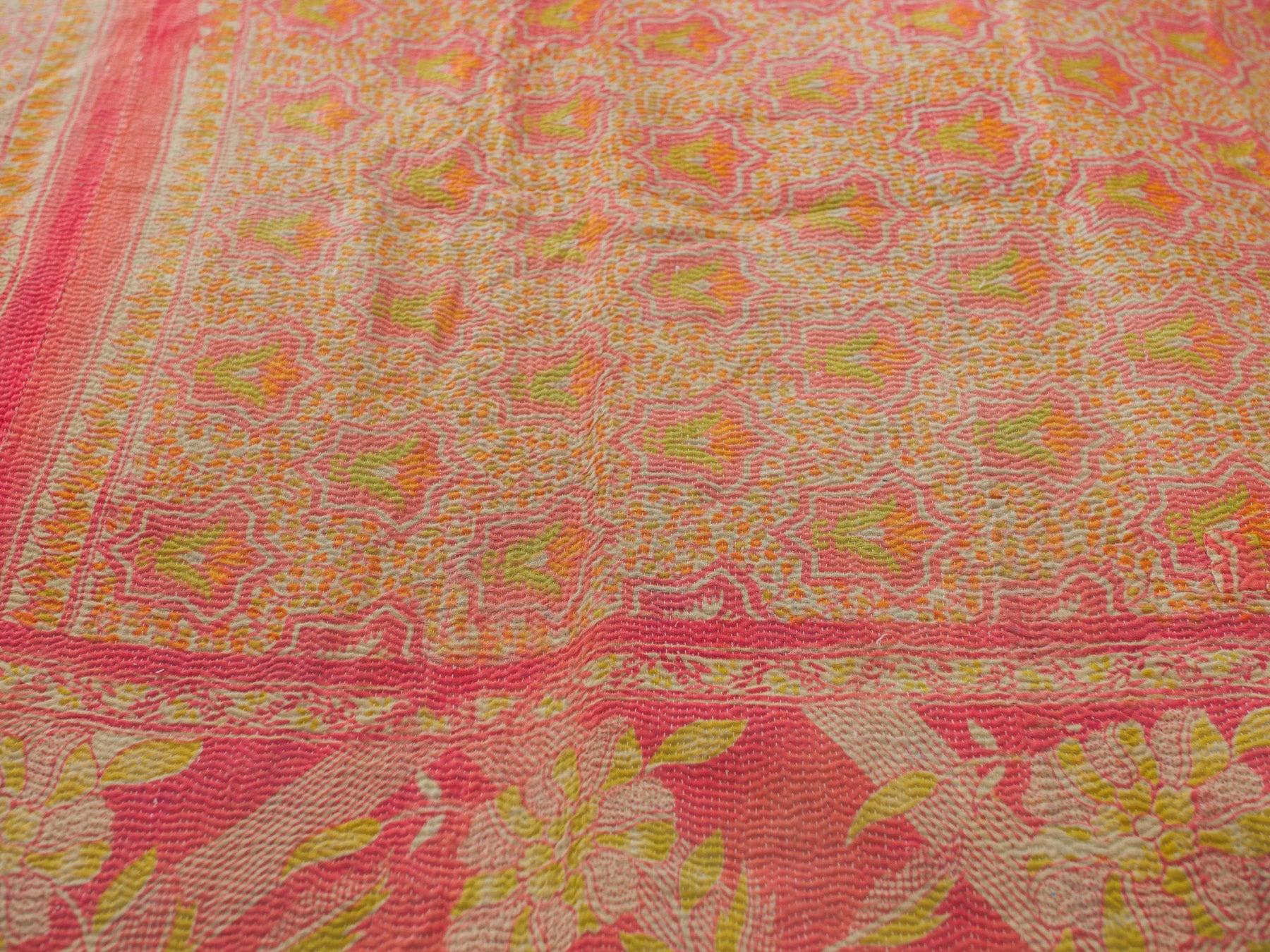 Kantha couvre -lit  en coton recycle, rose